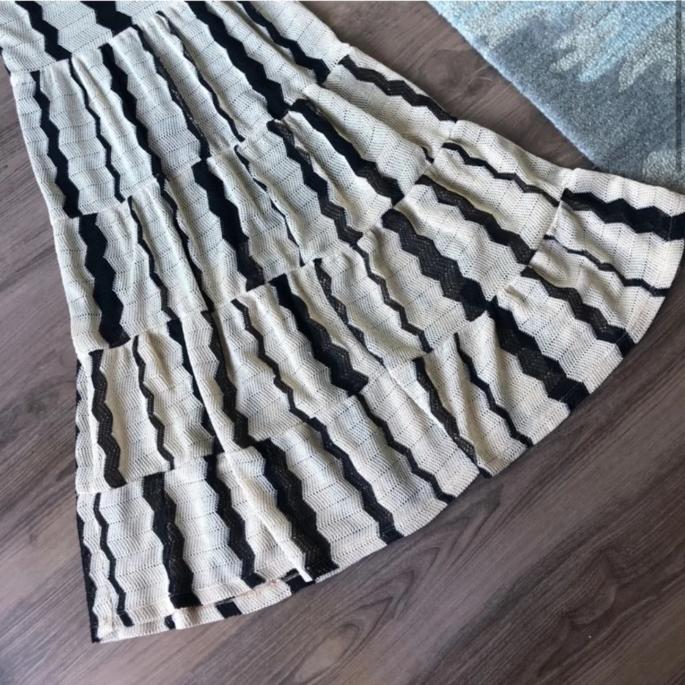 Zara Elegant Striped Beige and Black Dress Small - Picture 5 of 6